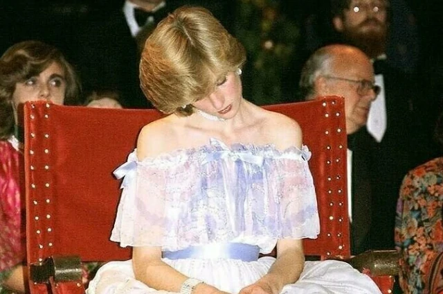 Unpublished historical photos that contain unknown stories