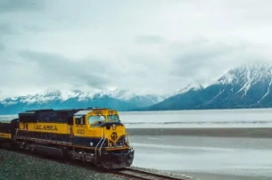 12 of the most beautiful winter train trips in North America that few people know about