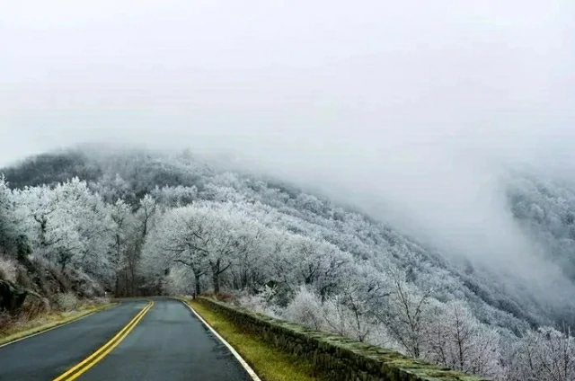 13 Beautiful Winter Drives Around the United States
