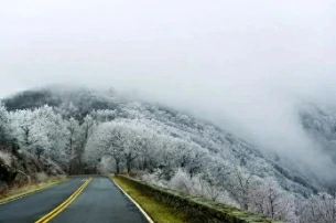 13 Beautiful Winter Drives Around the United States